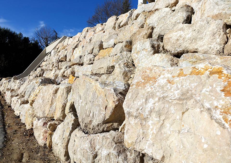 mur-en-enrochement